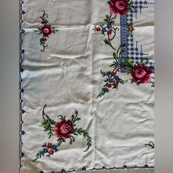 Needle Point Tablecloth - Picture 2 of 3